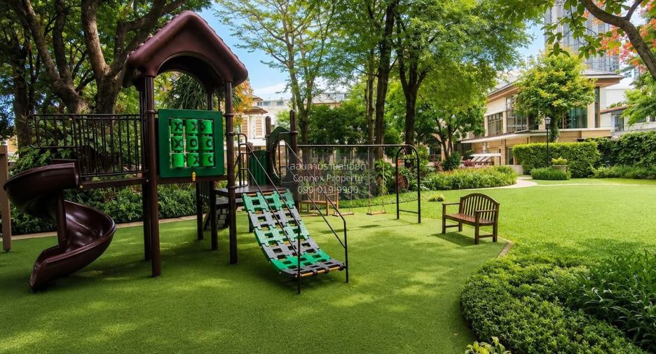 For rent 4 bedrooms house in Watthana, Bangkok