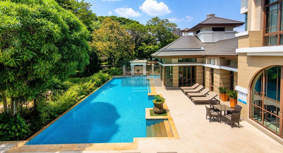 For rent 4 bedrooms house in Watthana, Bangkok