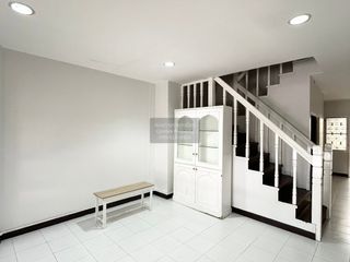 For rent 4 bedrooms townhouse in Bang Khen, Bangkok