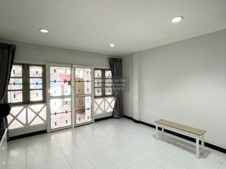 For rent 4 bedrooms townhouse in Bang Khen, Bangkok