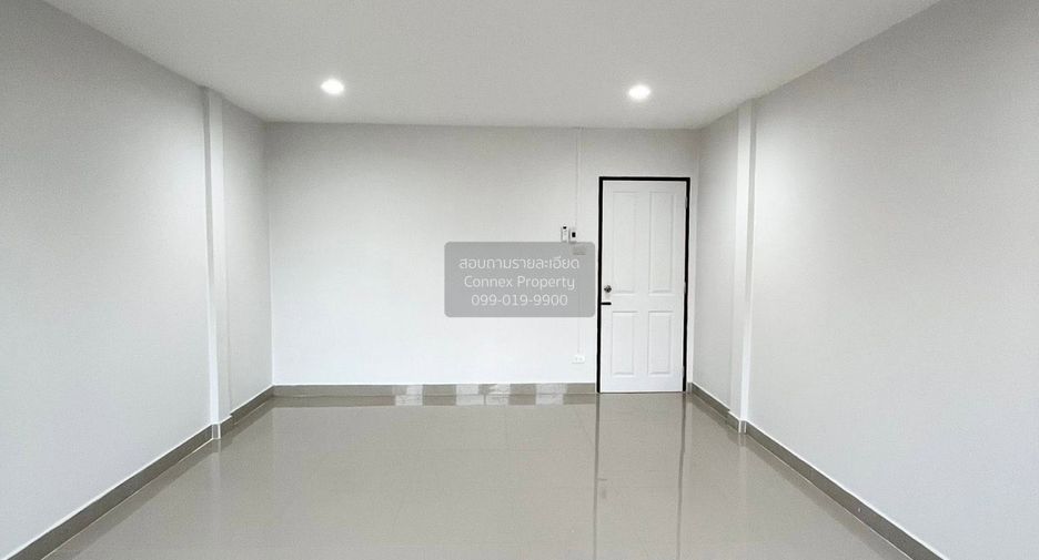 For rent 4 bedrooms townhouse in Bang Khen, Bangkok