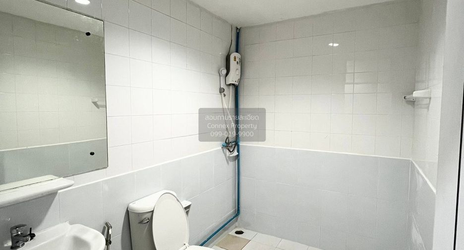 For rent 4 bedrooms townhouse in Bang Khen, Bangkok