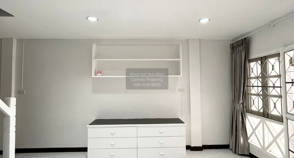 For rent 4 bedrooms townhouse in Bang Khen, Bangkok