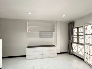 For rent 4 bedrooms townhouse in Bang Khen, Bangkok