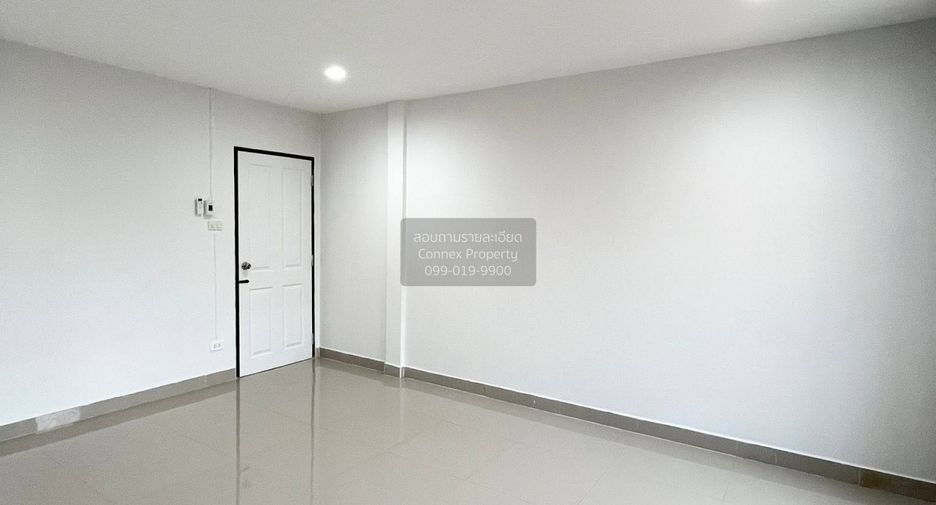 For rent 4 bedrooms townhouse in Bang Khen, Bangkok