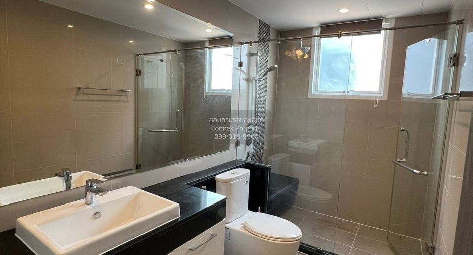 For rent 2 bedrooms condo in Ratchathewi, Bangkok