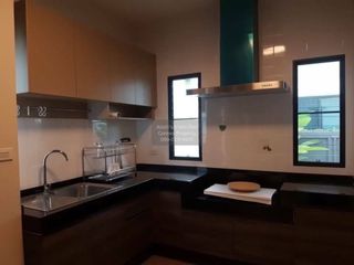 Casa en alquiler de 4 habitaciones en Bang Phli, Samut Prakan