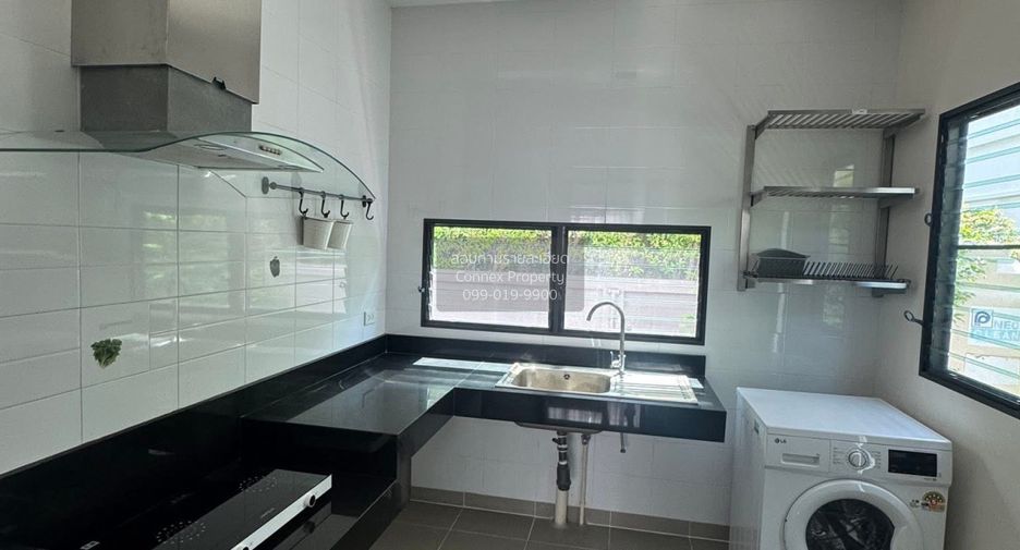 Casa en alquiler de 3 habitaciones en Bang Phli, Samut Prakan