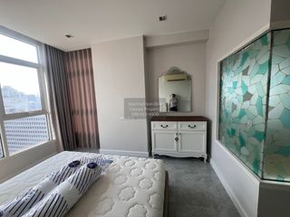 For rent 2 bedrooms condo in Phra Khanong, Bangkok