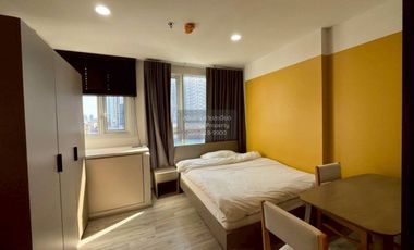 Wohnung zur Miete mit 1 Zimmer in Huai Khwang, Bangkok
