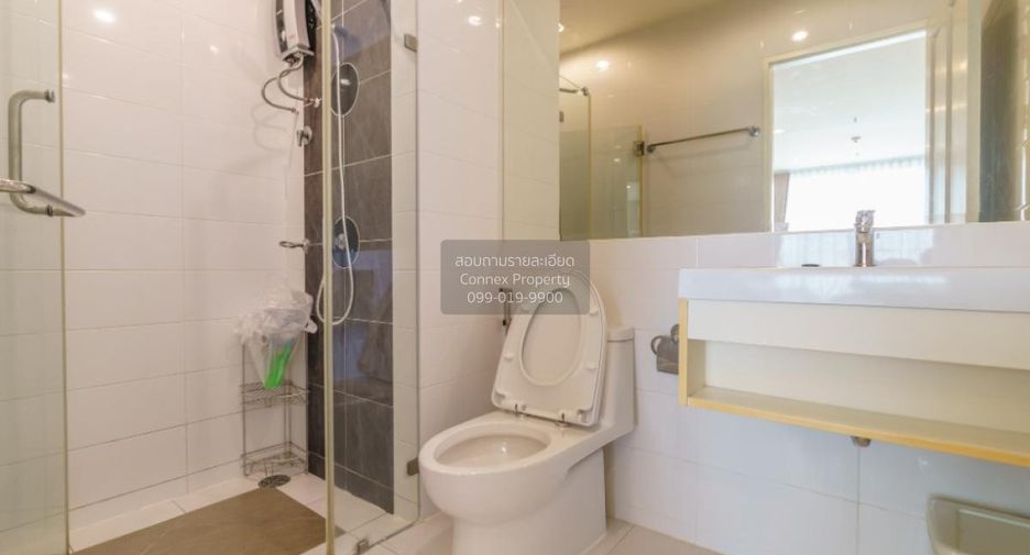 For rent 2 bedrooms condo in Yan Nawa, Bangkok