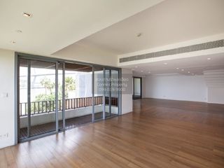 For rent 3 bedrooms condo in Yan Nawa, Bangkok