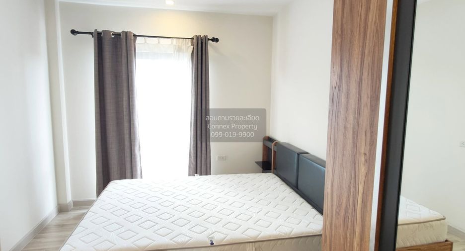 For rent 3 bedrooms townhouse in Saphan Sung, Bangkok