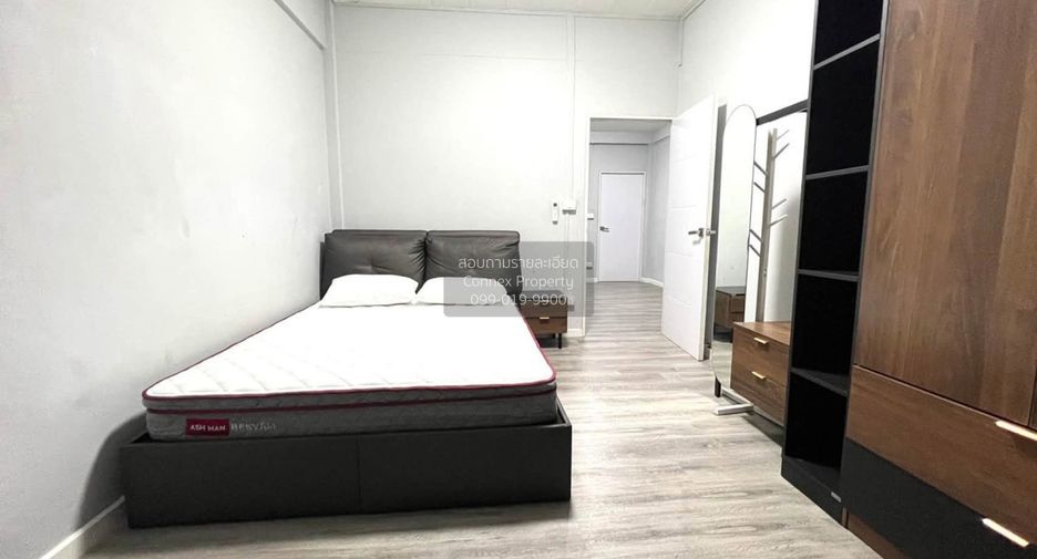 À louer 4 chambres maison de ville à Mueang Samut Prakan, Samut Prakan