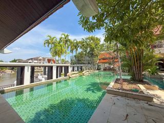 For rent 5 bedrooms villa in Na Jomtien, Pattaya