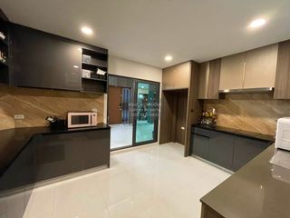 出租 5 卧室 独立屋 在 Bang Phli, Samut Prakan