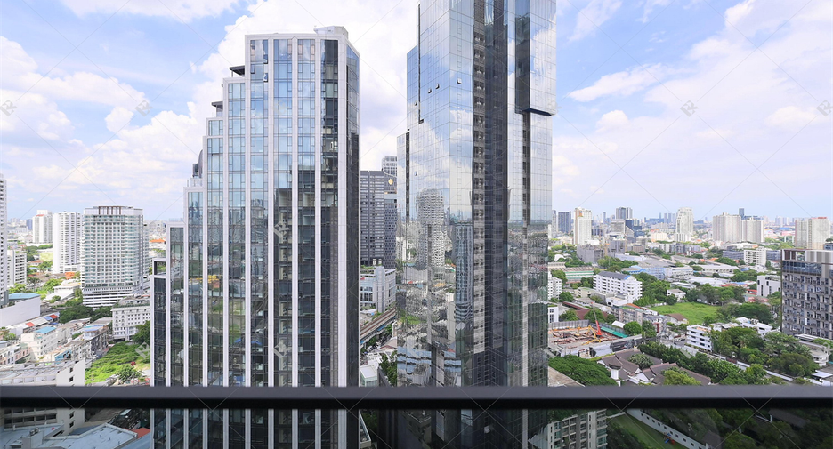 For rent 1 bed condo in Khlong Toei, Bangkok
