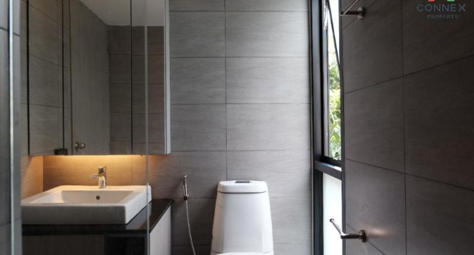 For rent 2 bedrooms condo in Phaya Thai, Bangkok