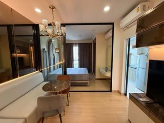 Wohnung zur Miete mit 1 Zimmer in Khlong San, Bangkok