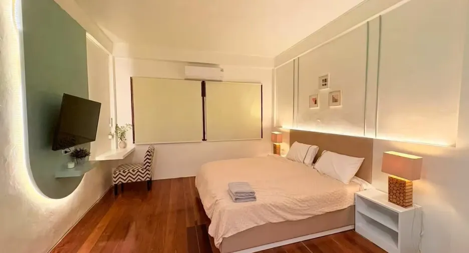 For rent 3 bedrooms townhouse in Phra Khanong, Bangkok