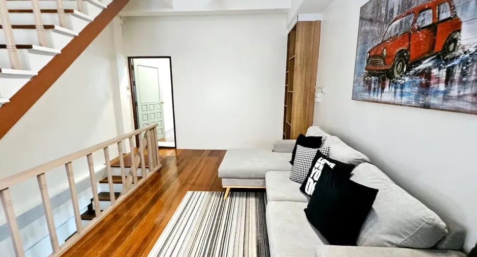 For rent 3 bedrooms townhouse in Phra Khanong, Bangkok