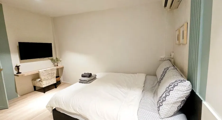 For rent 3 bedrooms townhouse in Phra Khanong, Bangkok