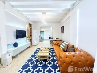 For rent 3 bedrooms townhouse in Phra Khanong, Bangkok