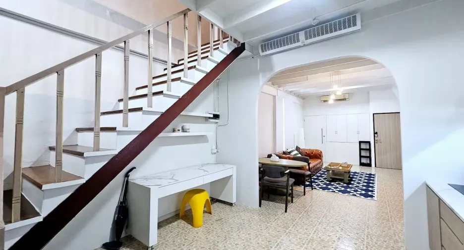 For rent 3 bedrooms townhouse in Phra Khanong, Bangkok