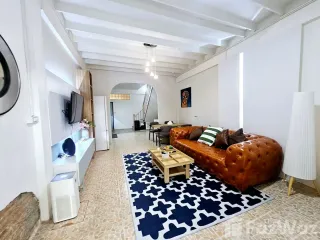For rent 3 bedrooms townhouse in Phra Khanong, Bangkok