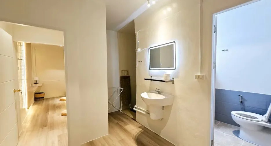 For rent 3 bedrooms townhouse in Phra Khanong, Bangkok