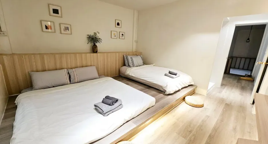 For rent 3 bedrooms townhouse in Phra Khanong, Bangkok