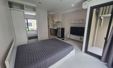 Wohnung zur Miete mit Studio in Yan Nawa, Bangkok