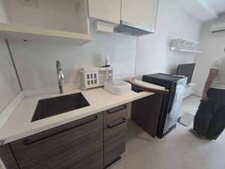 Wohnung zur Miete mit Studio in Yan Nawa, Bangkok