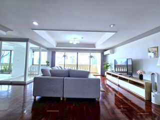 ให้เช่า 4 ห้องนอน คอนโด ใน วัฒนา, กรุงเทพฯ