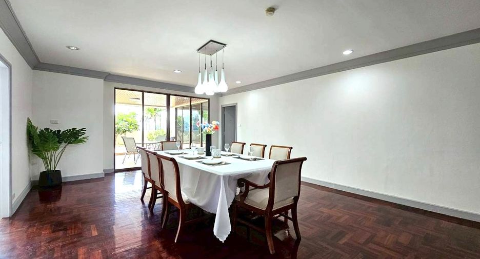 ให้เช่า 4 ห้องนอน คอนโด ใน วัฒนา, กรุงเทพฯ