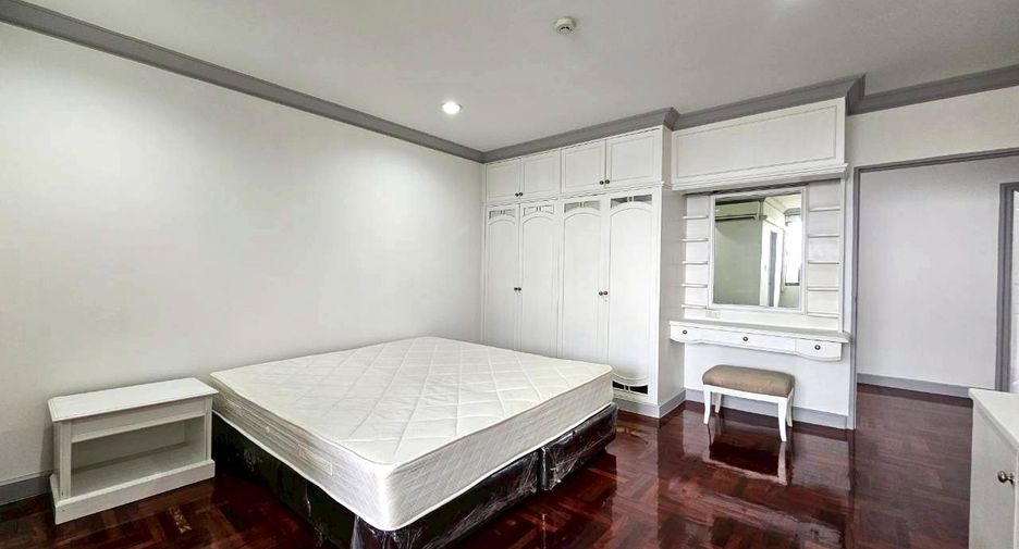 ให้เช่า 4 ห้องนอน คอนโด ใน วัฒนา, กรุงเทพฯ