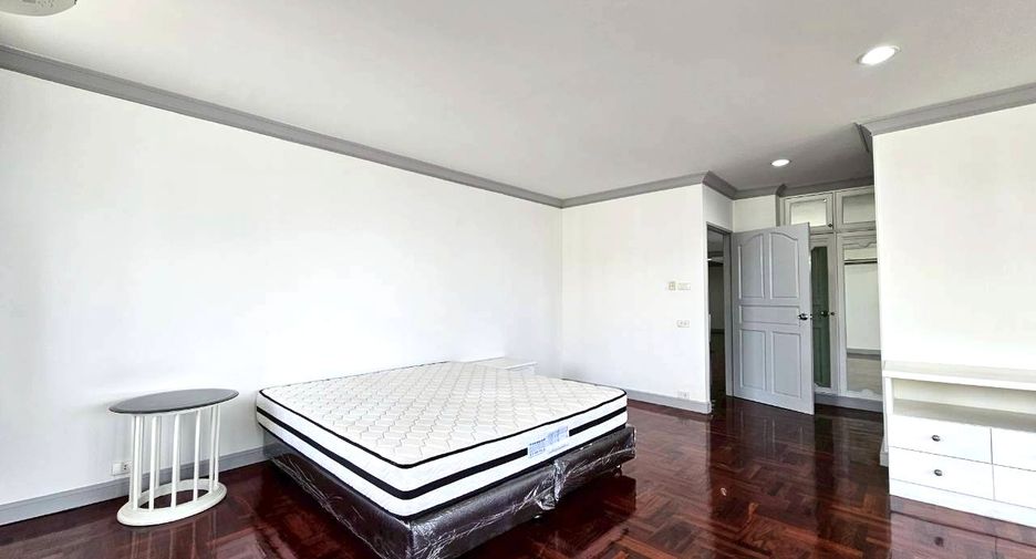 ให้เช่า 4 ห้องนอน คอนโด ใน วัฒนา, กรุงเทพฯ