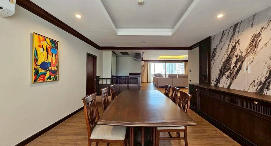 For rent 4 bedrooms condo in Watthana, Bangkok
