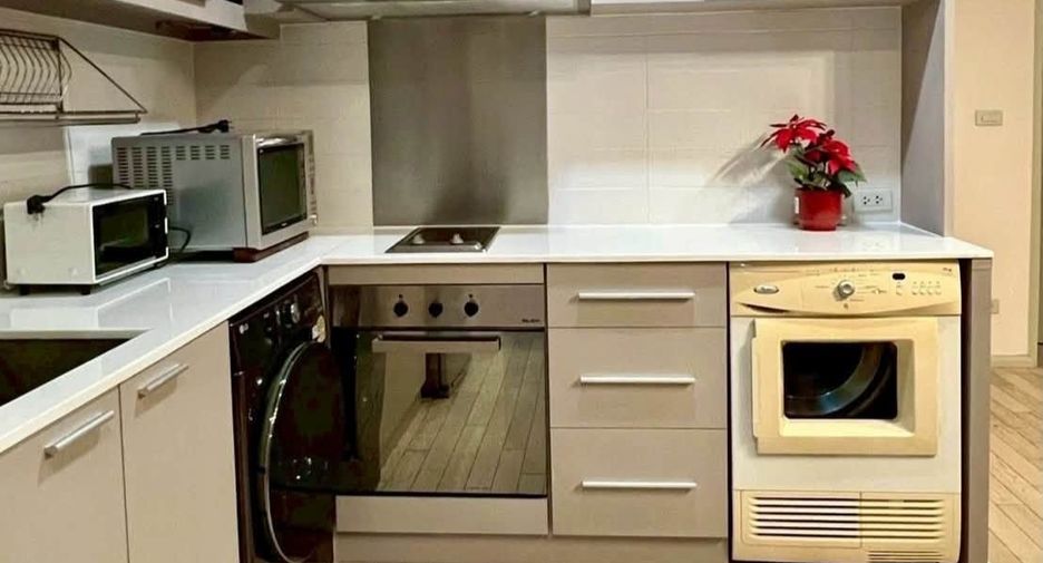 Condo en alquiler y en venta de 2 habitaciones en Watthana, Bangkok