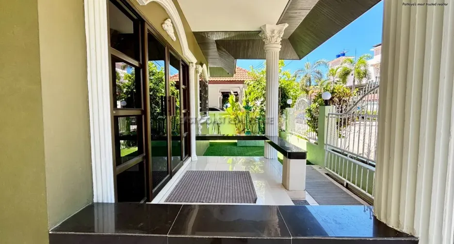 For rent and for sale 2 bedrooms house in Bang Lamung, Chonburi