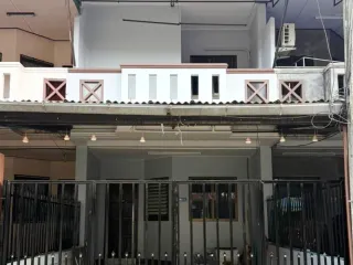 Casa adosada en venta y en alquiler de 2 habitaciones en Mueang Chiang Rai, Chiang Rai