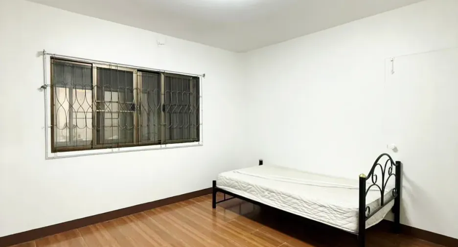 Casa adosada en venta y en alquiler de 2 habitaciones en Mueang Chiang Rai, Chiang Rai