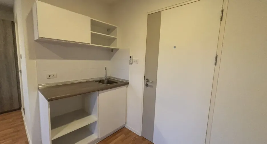 For rent studio condo in Mueang Nonthaburi, Nonthaburi