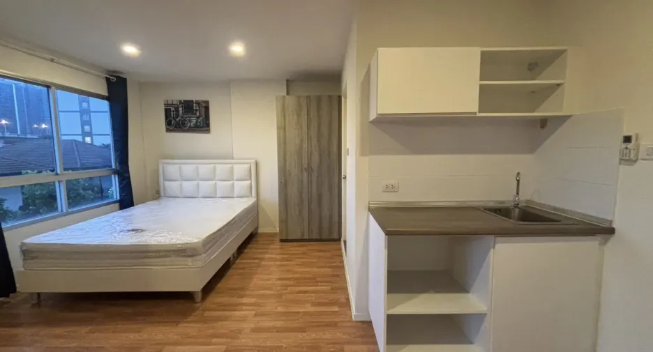 For rent studio condo in Mueang Nonthaburi, Nonthaburi