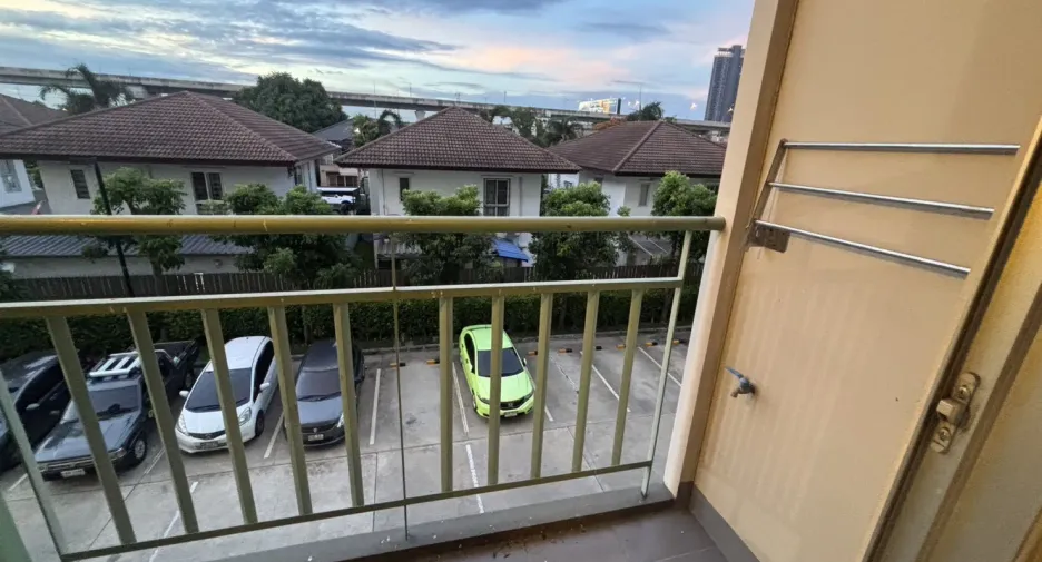 For rent studio condo in Mueang Nonthaburi, Nonthaburi