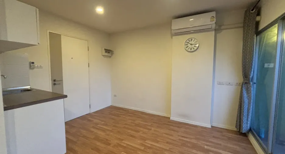 For rent studio condo in Mueang Nonthaburi, Nonthaburi