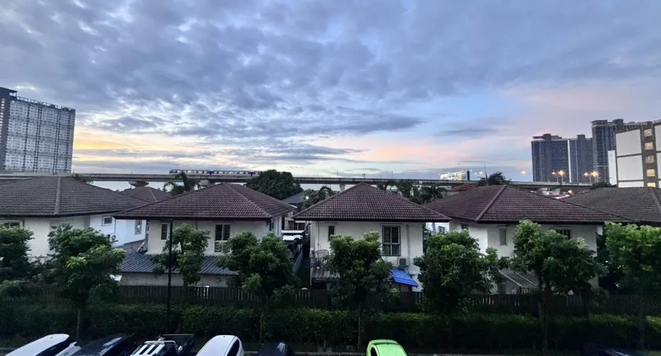For rent studio condo in Mueang Nonthaburi, Nonthaburi