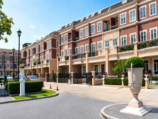 Casa adosada en venta de 4 habitaciones en Watthana, Bangkok