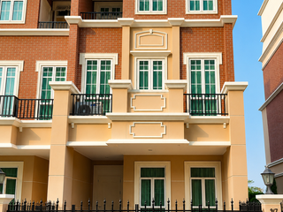 Casa adosada en venta de 4 habitaciones en Watthana, Bangkok