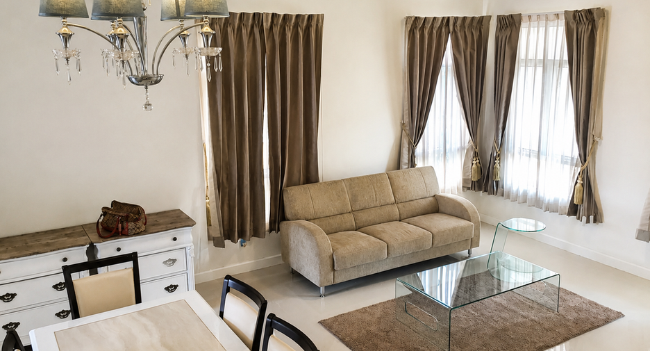For sale 4 bedrooms townhouse in Watthana, Bangkok